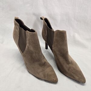 Lauren Ralph Lauren Women's Size 9B Beige Vera Suede Boots